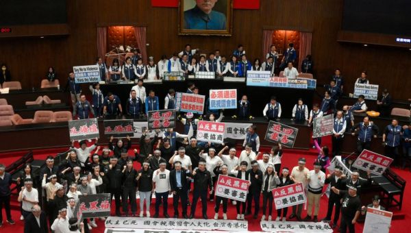 Protest Erupts in Taiwan Over Bill to Weaken New President