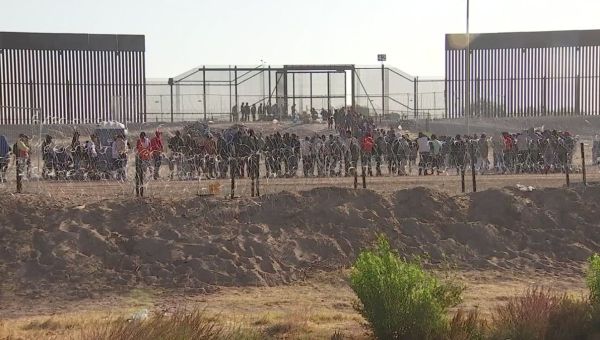 Confusion at the Texas-Mexico Border as Title 42 Ends and New Immigration Measures Begin