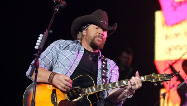 Tributes Pour in for Country Star Toby Keith