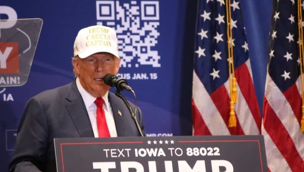 Trump tells supporters it is worth dying to caucus for him