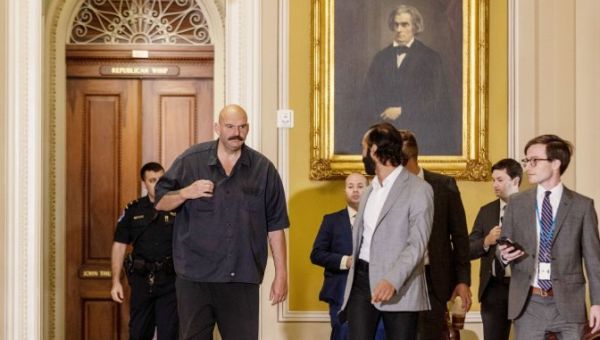 U.S. Senate unanimously passes formal dress code following backlash – UPI.com