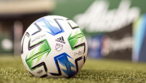 Father of Liverpool star Luiz Diaz reportedly kidnapped by Columbian terrorist group