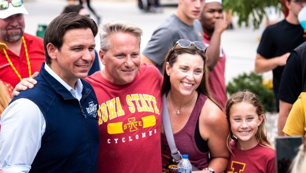 CFB world reacts to awkward Ron DeSantis moment