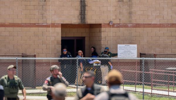 Families of Uvalde shooting victims sue Texas DPS officers for waitin…