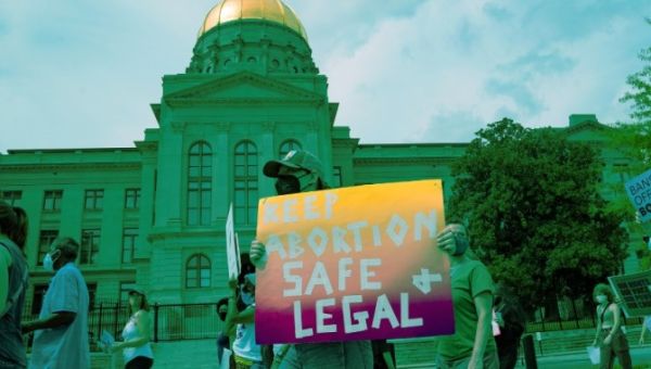 Georgia Supreme Court Predictably Reinstates Deadly Abortion Ban – Jezebel