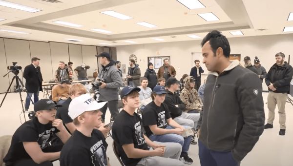 Vivek Ramaswamy delivers closing message in Northwest Iowa
