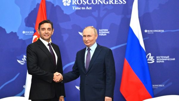 Serbian deputy PM meets Putin in Vladivostok