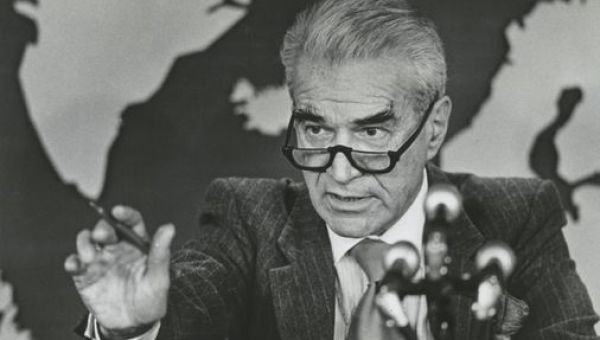 Bernard Kalb, journalist and commentator, dies at 100 – The Boston Globe