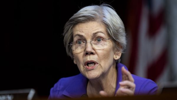 Sen. Warren calls for independent investigation into bank collapses, regulatory failures