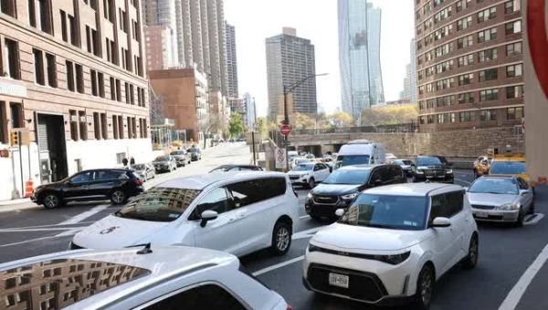 Congestion pricing begins in New York, a US first