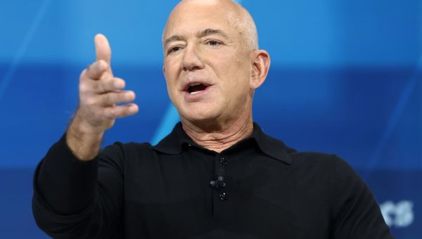 Washington Post owner Jeff Bezos says opinion pages will defend free market and ‘personal liberties’ – The Boston Globe