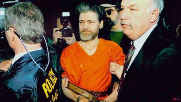 Unabomber, the terrorist who sent bomb letters for 17 years in the US, dies.