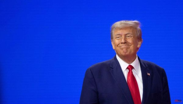 Trump promises to build another 300 kilometers of wall and end the war