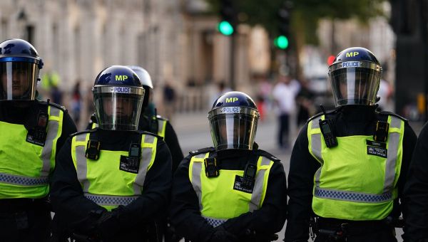 Keir Starmer slams ‘Nazi salute at the Cenotaph’ in London as he vows crackdown on violent thugs