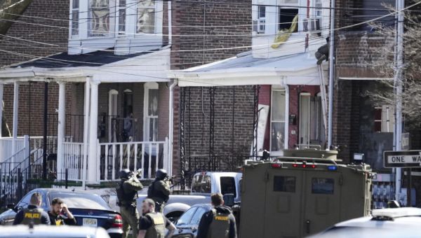 Man believed to be barricaded in Trenton, NJ home after killing 3 relatives in Levittown, Pa.: police