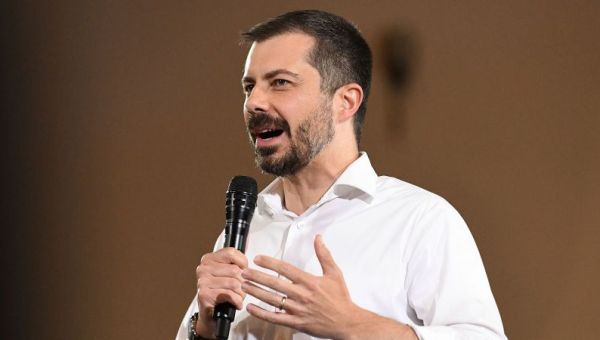 Buttigieg holds veterans-focused town hall event in Iowa amid 2028 speculation | CNN Politics