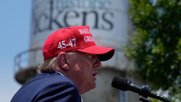 Donald Trump returns to massive rallies with South Carolina event, drawing thousands of supporters