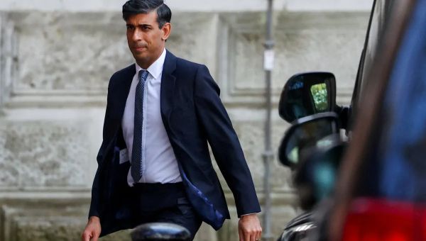 Cabinet reshuffle live: Ex-minister submits letter of no confidence in Rishi Sunak