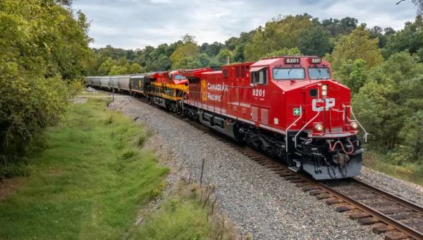 Federal regulators mandate two-person crews for Class I railroads