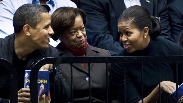 ‘Beautiful’ photo of Obama and mother-in-law resurfaces as Marian Robinson dies at 86