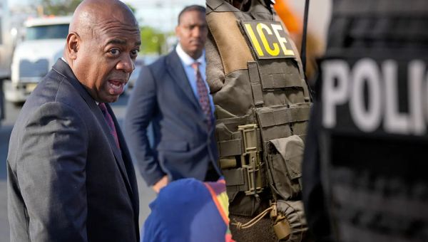 Who is the Democratic gubernatorial candidate arrested for trespassing at an ICE detention center?