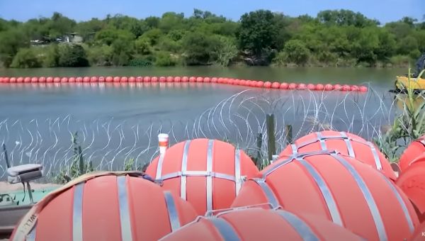 US federal judge orders Texas to remove floating barriers from Rio Grande border with Mexico
