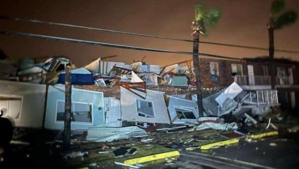 Sprawling storm wallops Florida with tornado reports, damage