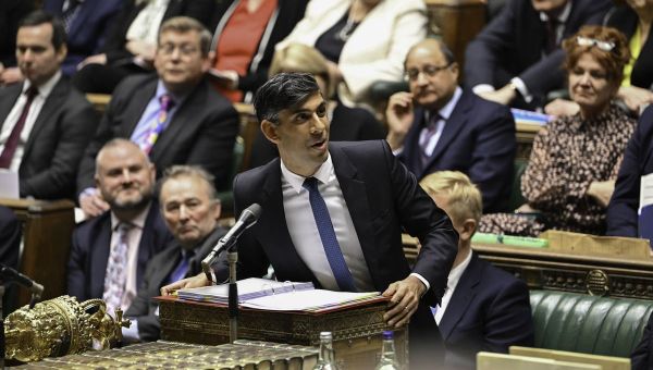 Sunak promises emergency legislation to prevent Rwanda ‘merry-go-round’