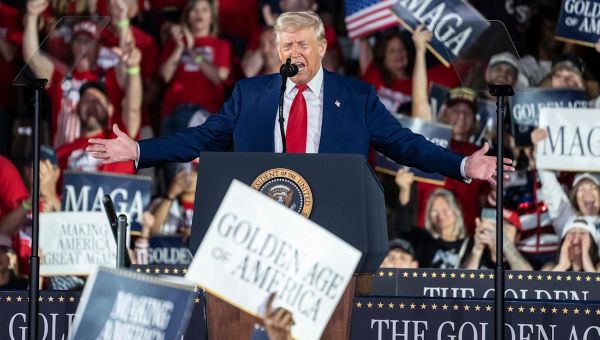 In campaign-style rally, Trump touts accomplishments, roasts Democrats, in Warren