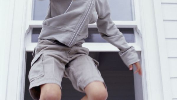 Police: YouTuber Suspected of Child Abuse After Son Escapes Home