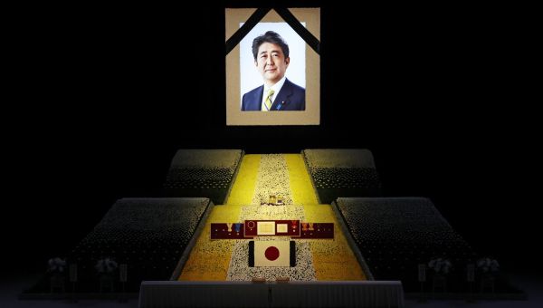 A divided Japan bids farewell to Abe – La Prensa Latina Media