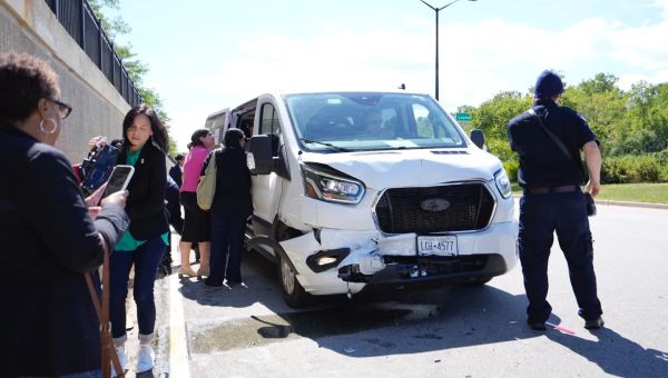 Press vans following Tim Walz’s motorcade involved in crash in Milwaukee