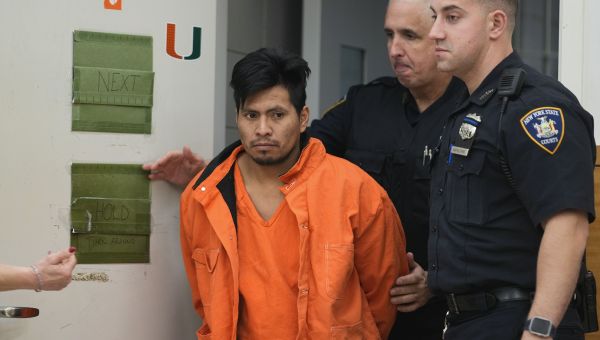 Man accused of killing a woman on NYC subway by setting her on fire pleads not guilty to murder – WSVN 7News | Miami News, Weather, Sports | Fort Lauderdale