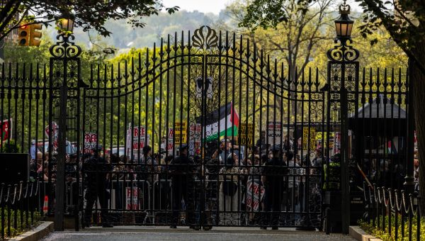 Columbia Radicals Take Over Campus Library, Forcing Out Students Studying for Finals