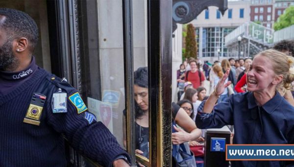 Dozens of pro-Palestinian protesters occupy Columbia University library | MEO
