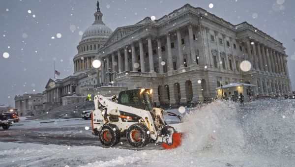 Massive Winter Storm Slams DC as Congress Set to Certify Trump’s Presidential Win