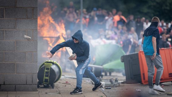 Cobra meeting planned after weekend of riots sees far-right thugs target hotels housing asylum seekers
