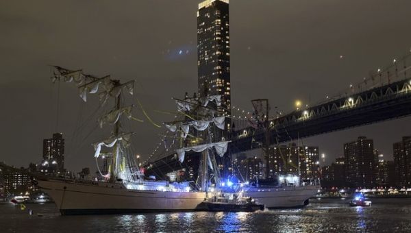 Senile Old Schumer Tries Blaming Trump For Mexican Ship Hitting the Brooklyn Bridge