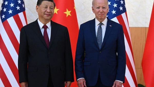 U.S. and Chinese military commanders speak by phone for the first time in years