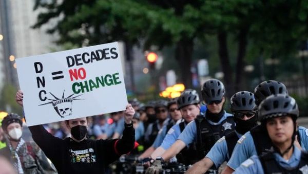 2 arrested during protests related to Democratic convention