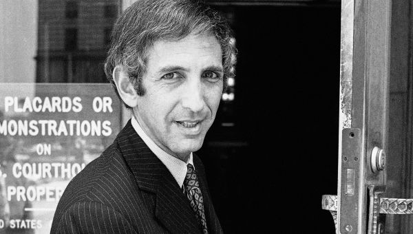 Daniel Ellsberg, who exposed the the truth behind the Vietnam War, dies at 92