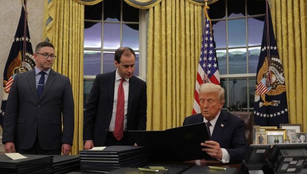 Trump pardons former DC police officers convicted in death of man during deadly pursuit