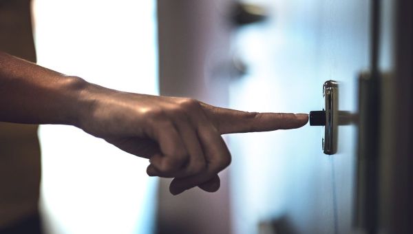 “No excuse”: Black Kansas City teen shot after knocking on wrong door  —  but white suspect released