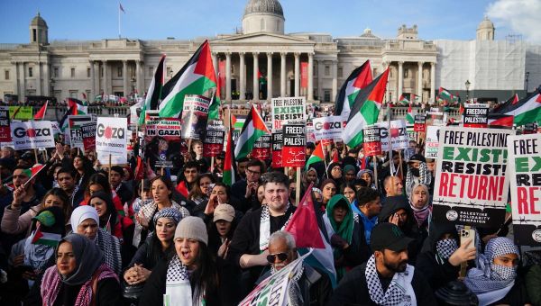 29 arrests after thousands gather in Trafalgar Square in support of Palestine