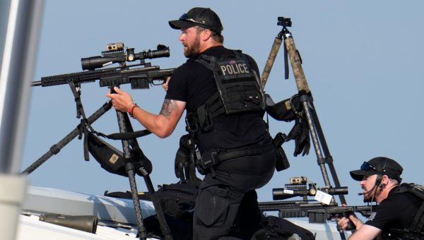 Secret Service begins investigation into how they missed the gunman who injured Trump