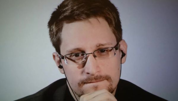 Edward Snowden grateful after Vladimir Putin grants him Russian citizenship