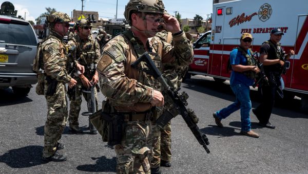 1 Dead, 3 Injured in Shooting at El Paso Mall