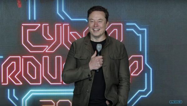 Musk denies reports that he worked illegally when launching U.S. career