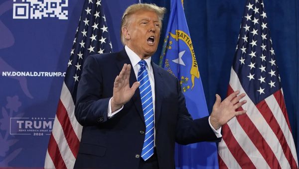 Trump praises Texas governor as border state clashes with Biden administration over immigration
