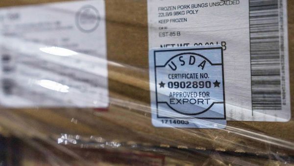 China Sets Retaliatory Tariffs on Canada Rapeseed Oil, Pork